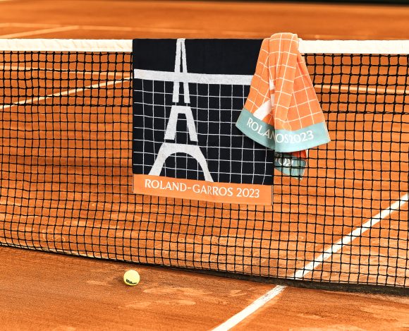 Carré Blanc pour Roland-Garros : la collaboration anniversaire